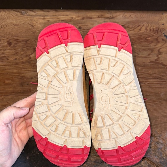 Kids UGG Canoe III Weather Sneaker Boots with Red Laces - Picture 5 of 7
